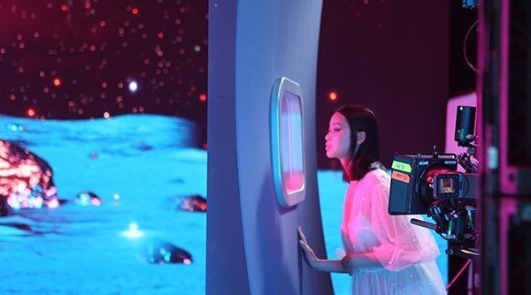 專訪法國最大虛擬攝影棚 MADO XR 創意總監，一窺「虛擬製作」如何應用在時尚創意產業
