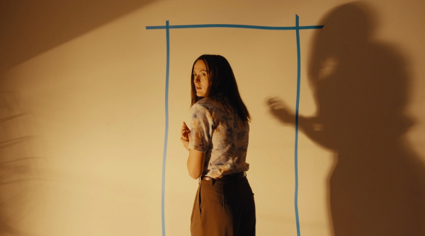 從「臥室創作者」到打造 3 萬呎實體噩夢：看 A24 《後室》20 歲導演 Kane Parsons 如何用 Blender 顛覆好萊塢