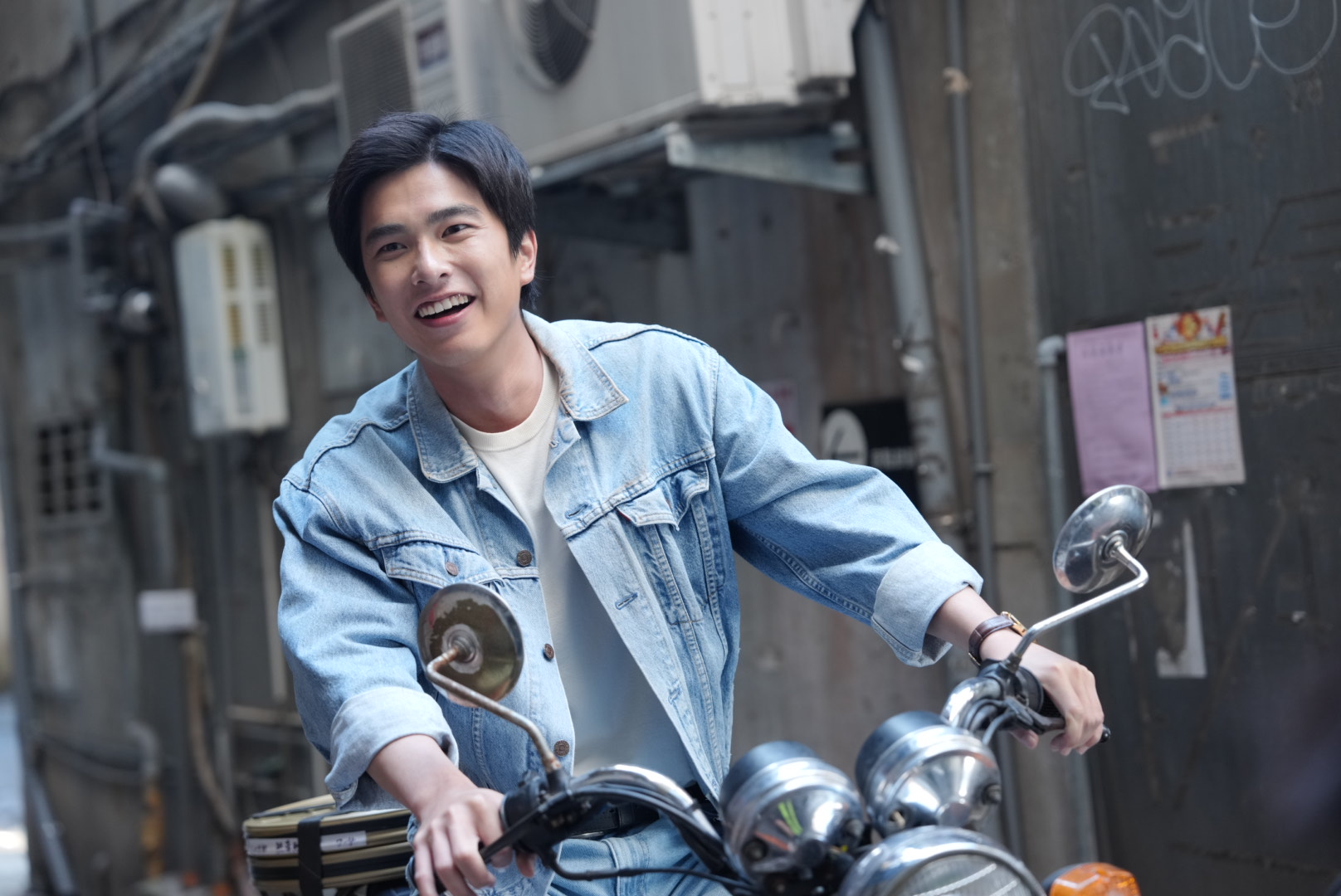曾敬驊演出《消失的跑片員》